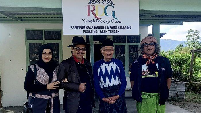 Rektor ISBI Aceh Dr Wildan Kunjungi Penyair LK Ara di Kala Nareh Aceh Tengah